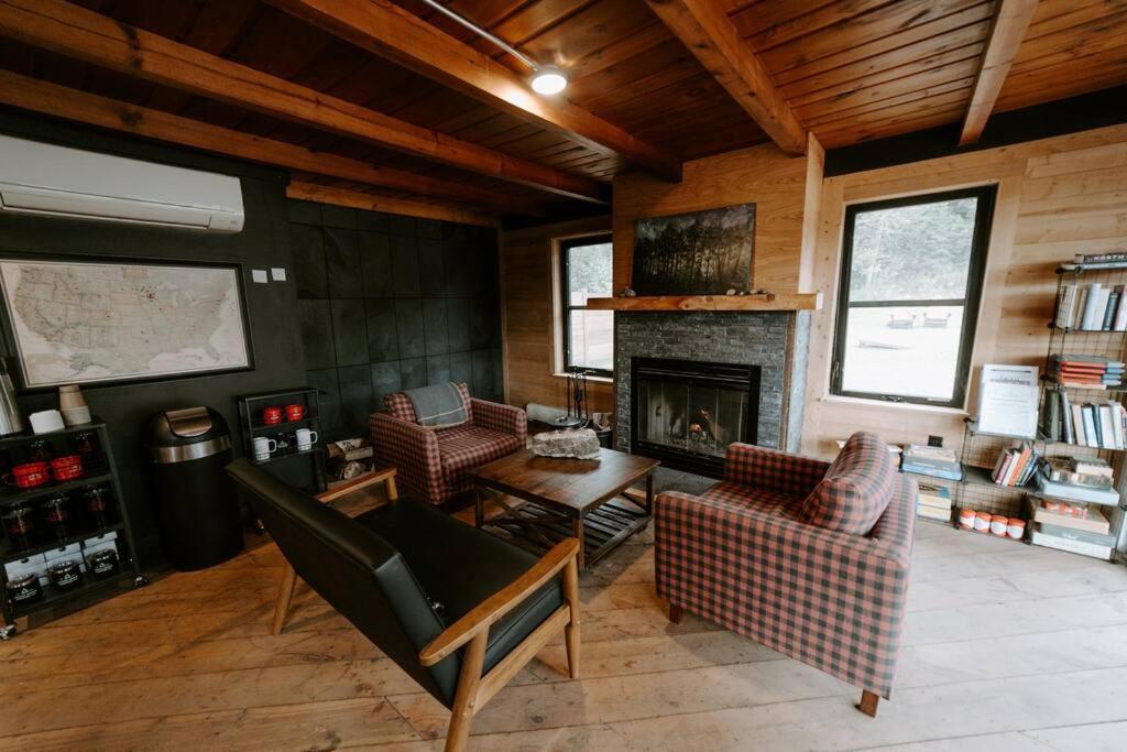 North Shore Camping Company Beaver Bay Buitenkant foto